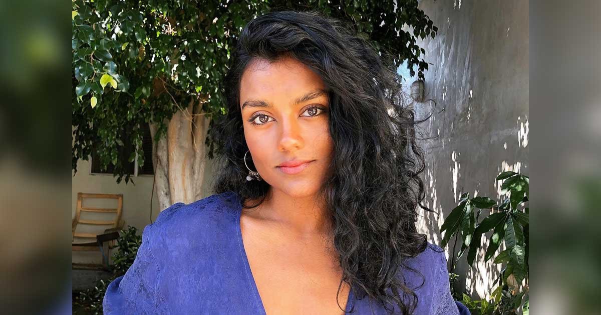 You are currently viewing Simone Ashley Reveals Watching Snails Mating To Prep For ‘Sex Education’ Scenes