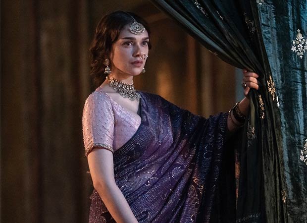 You are currently viewing Aditi Rao Hydari had tears in her eyes during ‘Azadi’ song shoot for Heeramandi: “My eyes would well up with pride”